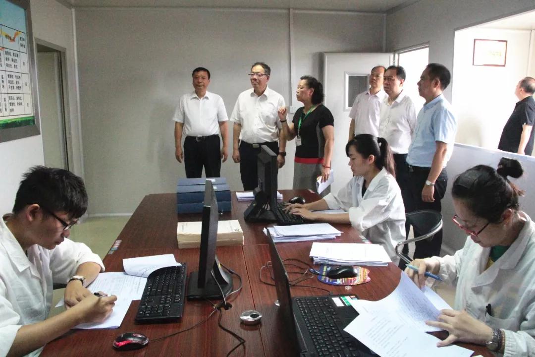 打造品牌擴(kuò)大工會影響力——陳剛到我市調(diào)研基層工會工作