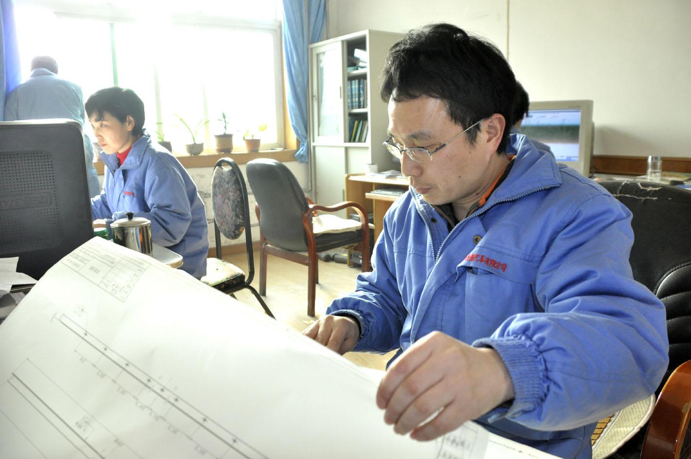 梧州職工：以勞模為榜樣，做好本職工作