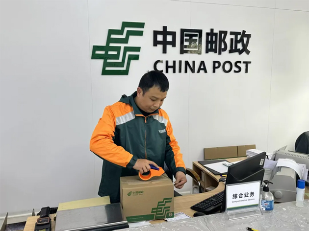 【勞模風(fēng)采】以 “郵” 為筆，繪就鄉(xiāng)村振興與暖心服務(wù)畫(huà)卷——記全國(guó)勞動(dòng)模范朱哲