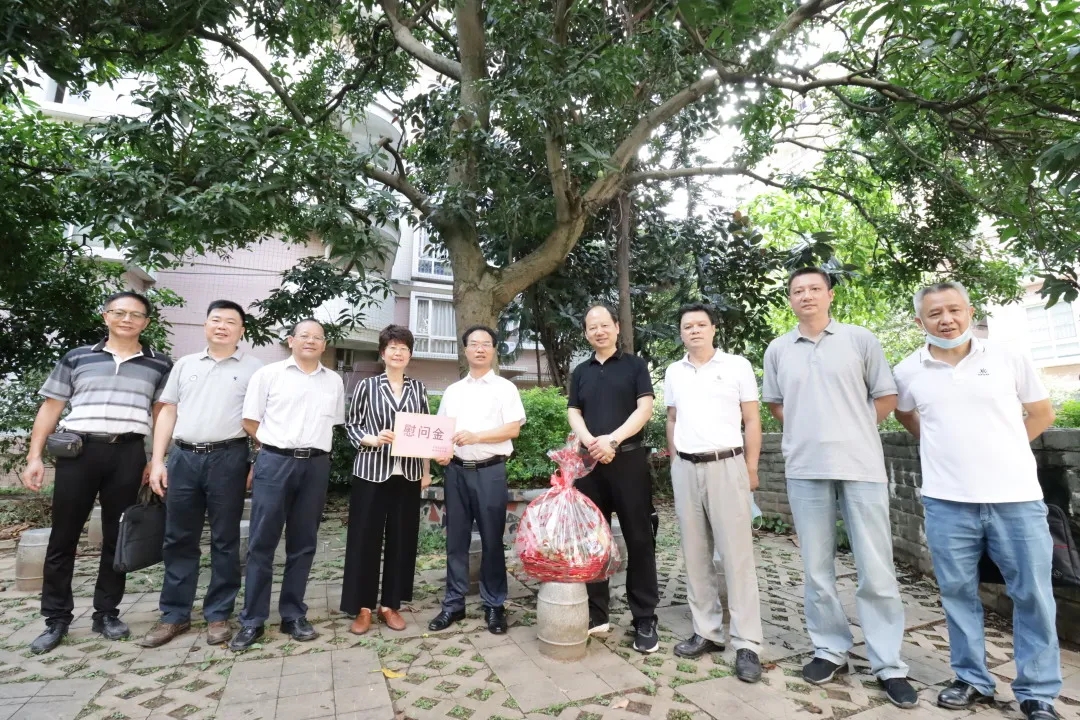 暖心！自治區(qū)總工會(huì)調(diào)研走訪慰問組到我市開展調(diào)研走訪慰問活動(dòng)