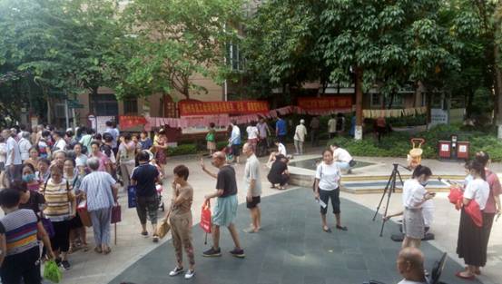 2021年9月17日市總工會(huì)聯(lián)合職工燈謎協(xié)會(huì)來到藍(lán)天港灣小區(qū)舉辦&ldquo;我們的節(jié)日.中秋&rdquo;燈謎展猜及詩詞協(xié)會(huì)進(jìn)機(jī)關(guān)、社區(qū)、家庭宣傳活動(dòng)4