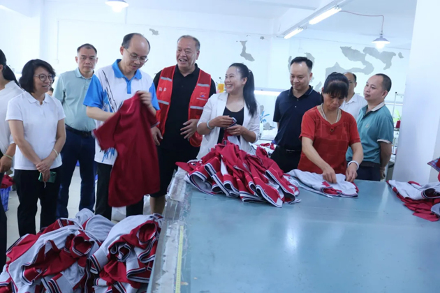 莫江珊率調(diào)研組到岑溪市開展工會(huì)工作調(diào)研