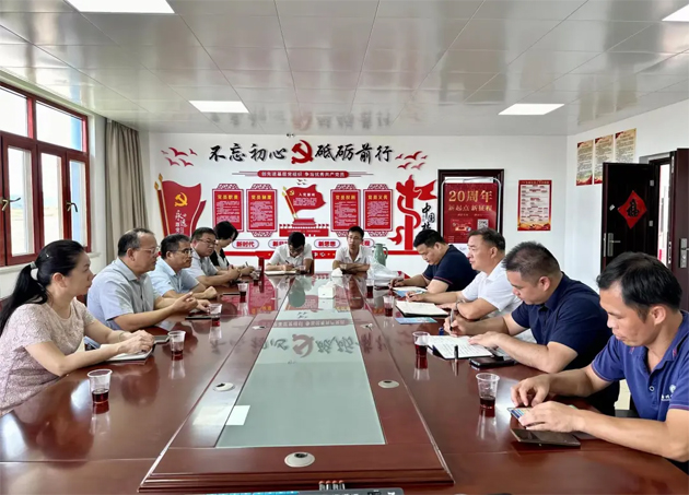 市總工會(huì)調(diào)研組看望蹲點(diǎn)干部 訪企業(yè)摸實(shí)情促發(fā)展