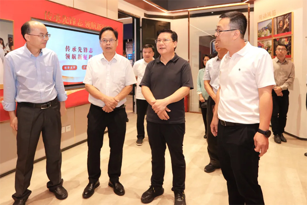 管理年在梧州市溝通交流工作時強調(diào) 總結(jié)提煉產(chǎn)改工作經(jīng)驗做法 不斷促進產(chǎn)業(yè)工人成長成才