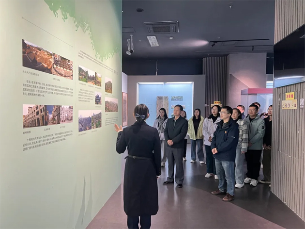 梧州市總工會(huì)黨員干部參觀(guān)“廣西鑄牢中華民族共同體意識(shí)歷史文化展”