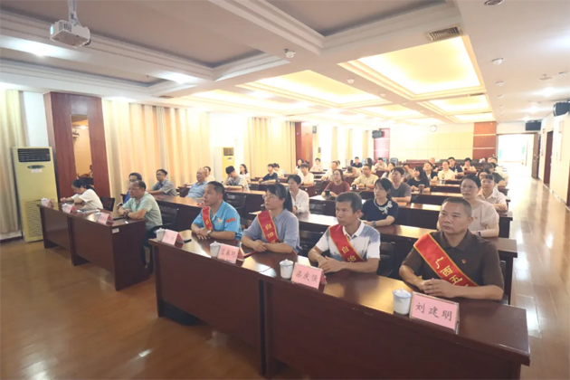 熱血沸騰！梧州市總工會組織集中收看紀念中國人民抗日戰(zhàn)爭暨世界反法西斯戰(zhàn)爭勝利80周年大會