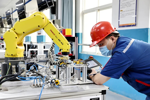 每人每年補(bǔ)貼標(biāo)準(zhǔn)5000元以上！我區(qū)全面推行企業(yè)新型學(xué)徒制