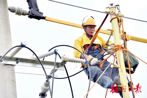 致敬！熱浪下的勞動(dòng)者們