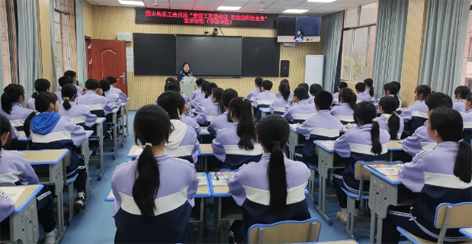 蒙山縣總工會(huì)開(kāi)展2024年“勞模工匠進(jìn)校園 ”宣講活動(dòng)